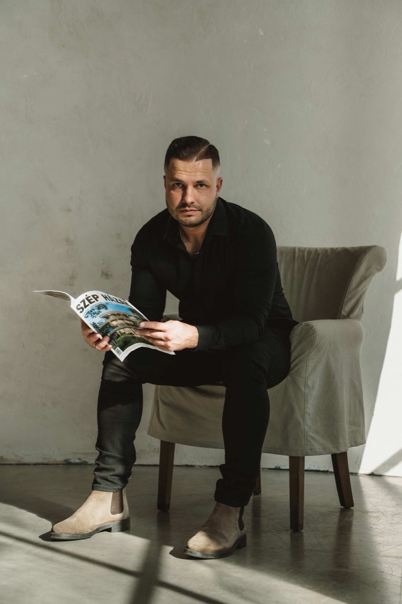 Nagy Bence asztalosmester interjúja a Félegyházi Közlönyben, 2025